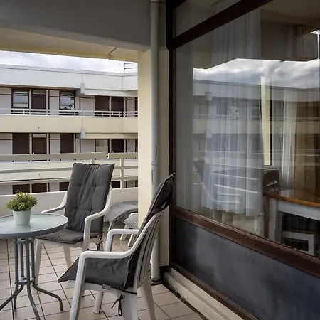 Apartment Center Ii 40 *