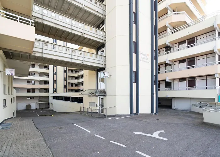 Apartment Center Ii 40 *